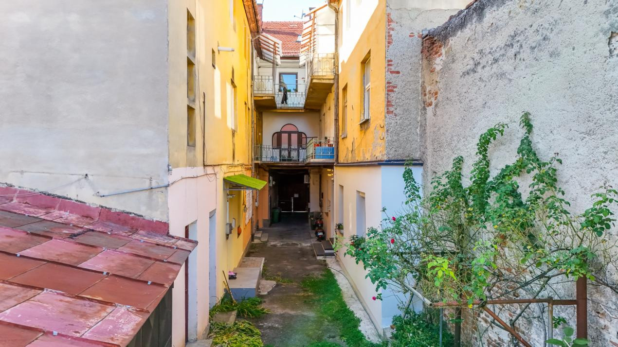 Vânzare apartament cu 2 camere, 74 mp, strada Iuliu Maniu - zona Centrul Vechi 