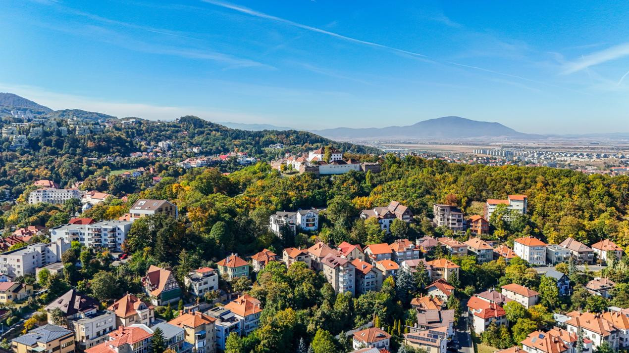 Vânzare apartament cu 2 camere, 74 mp, strada Iuliu Maniu - zona Centrul Vechi 