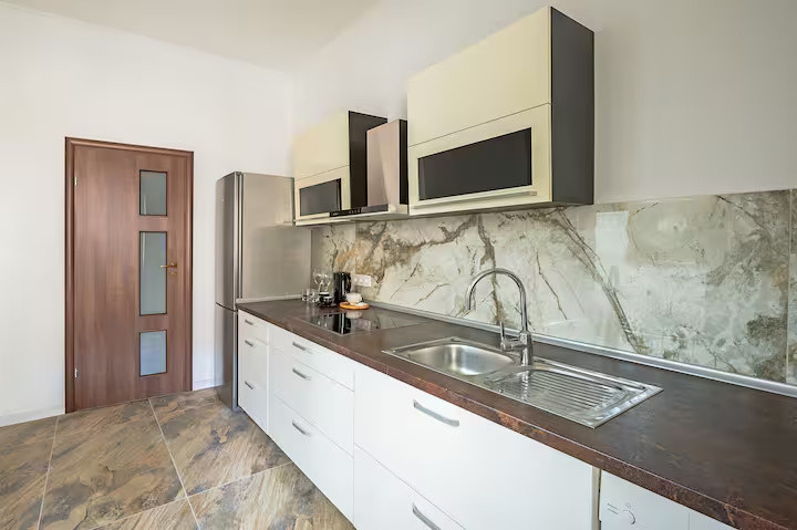 De vanzare în Piața Mică, Sibiu spațiu pentru restaurant și două apartamente