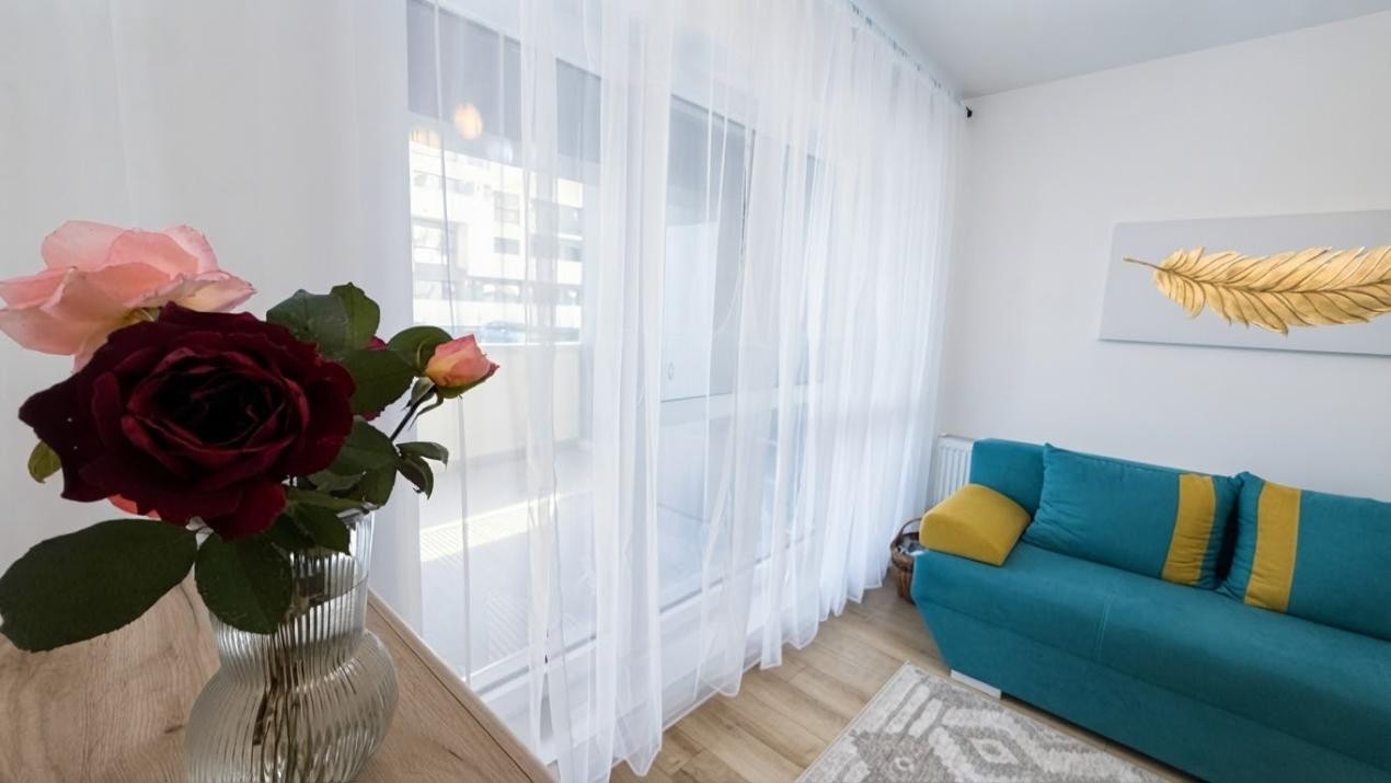 Apartament cu 2 camere și terasă generoasă | Prima închiriere  | Parcare