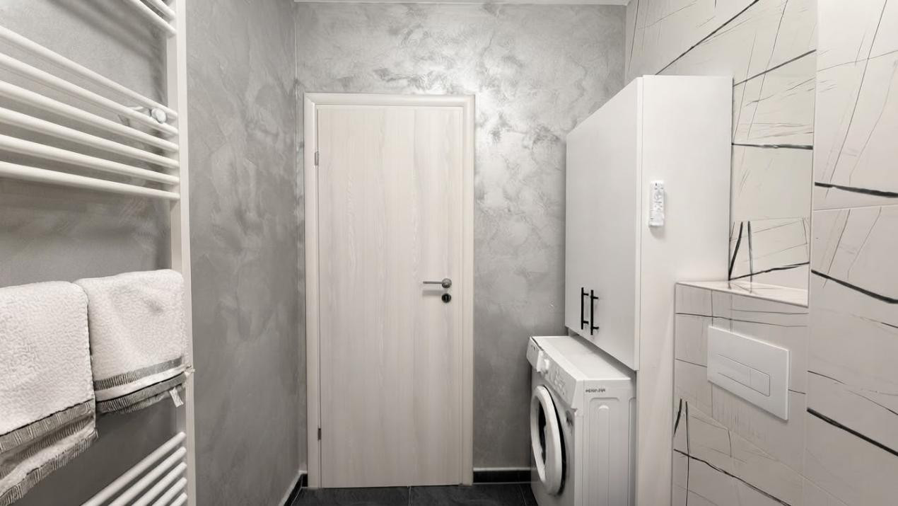 Apartament cu 2 camere și terasă generoasă | Prima închiriere  | Parcare
