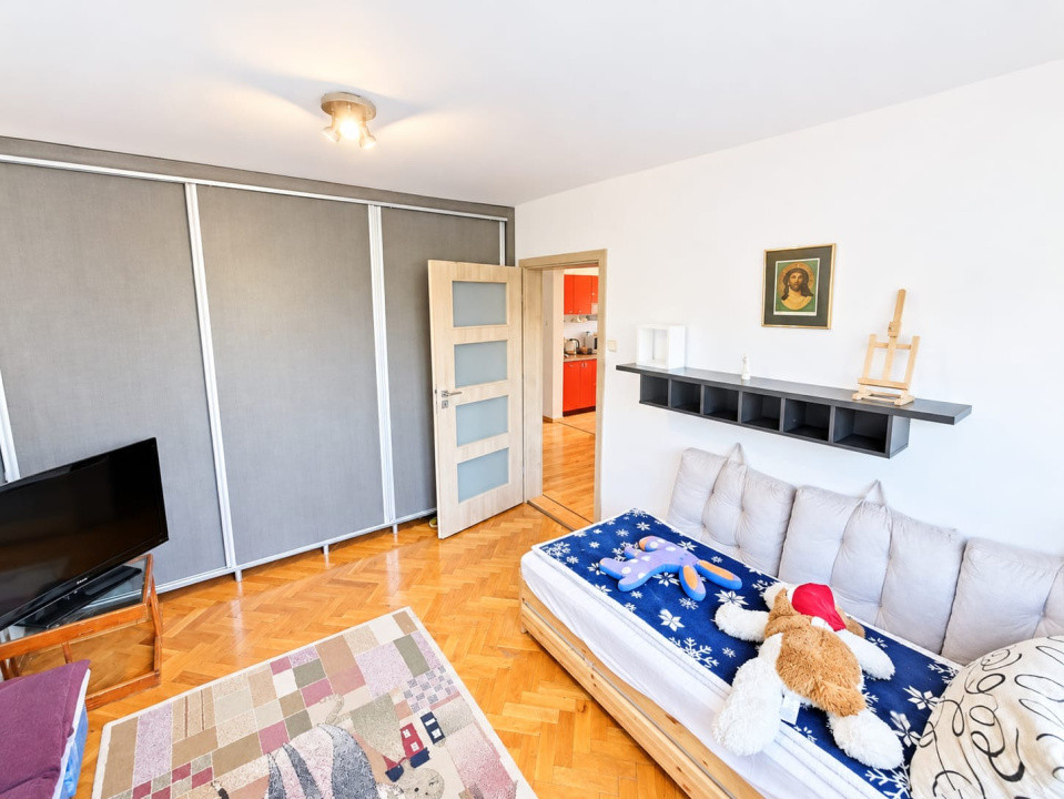 Apartament 3 camere – zona Griviței, Brașov