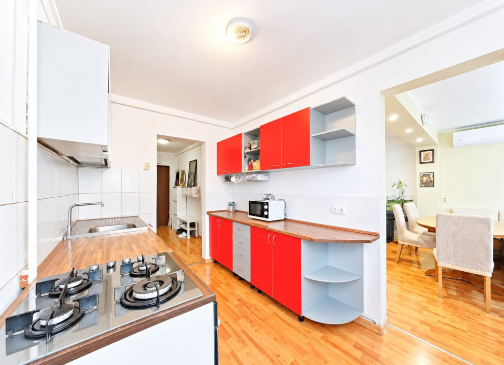 Apartament 3 camere – zona Griviței, Brașov