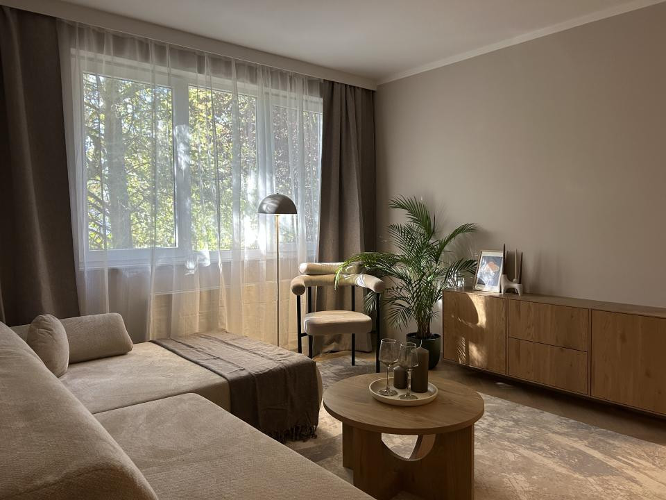 Apartament modern cu 2 camere de închiriat