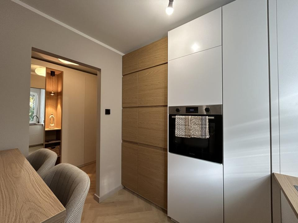 Apartament modern cu 2 camere de închiriat