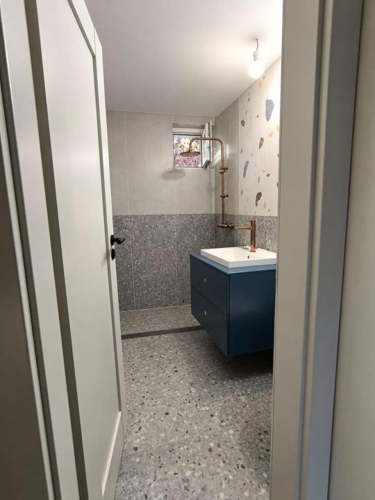 Apartament modern cu 2 camere de închiriat