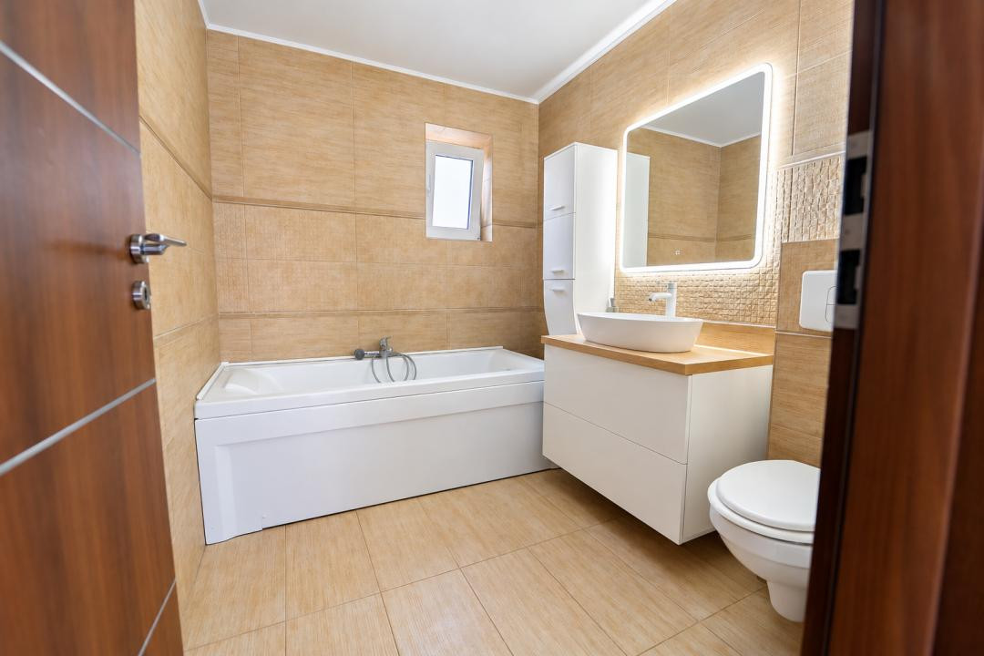 Casă de închiriat, 100 mp, 3 camere | Locuință sau sediu firmă | 650 euro + TVA