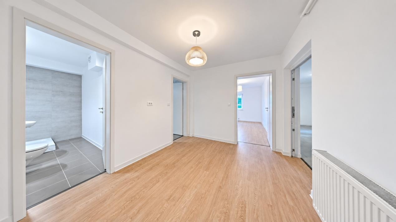 Apartament spațios, potrivit-locuire sau activități profesionale, Avantgarden 1.