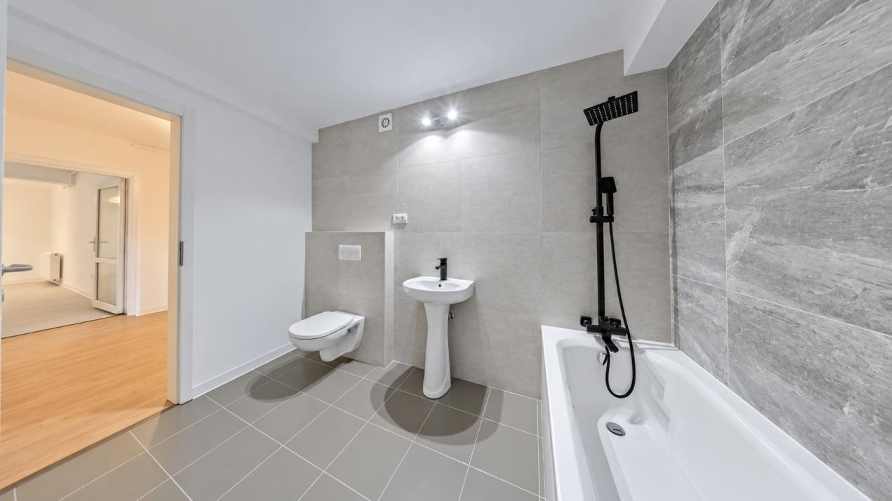 Apartament spațios, potrivit-locuire sau activități profesionale, Avantgarden 1.