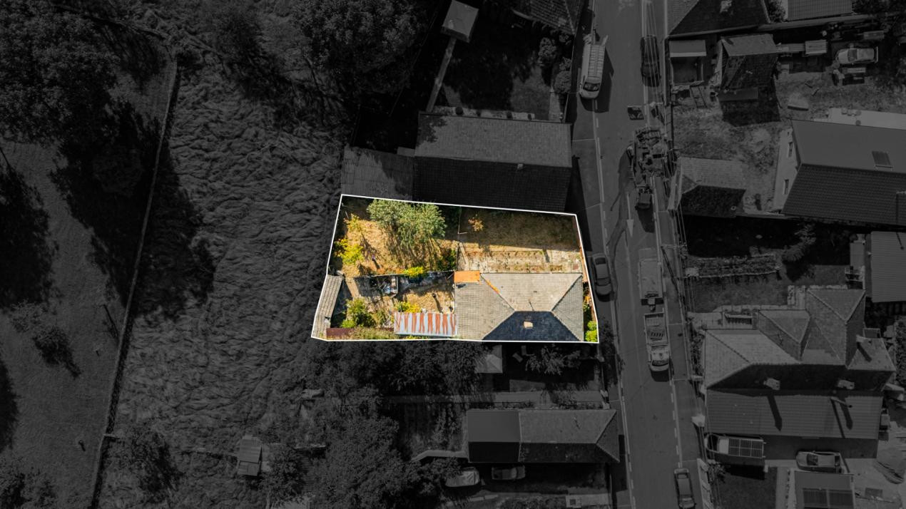 Vânzare casă cu 2 camere, teren 440 mp - strada Cerbului, Săcele
