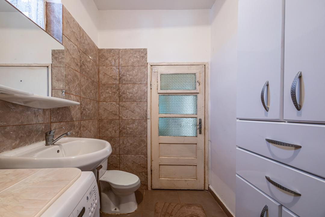 Vânzare casă cu 2 camere, teren 440 mp - strada Cerbului, Săcele