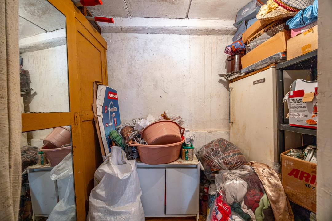 Vânzare casă cu 2 camere, teren 440 mp - strada Cerbului, Săcele