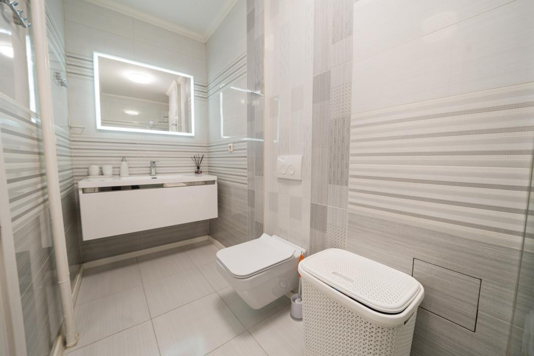 Mobilat si utilat modern*Etaj 2/10* Bloc anvelopat,dupa cutremur*Decomandat