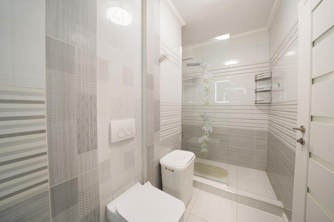 Mobilat si utilat modern*Etaj 2/10* Bloc anvelopat,dupa cutremur*Decomandat
