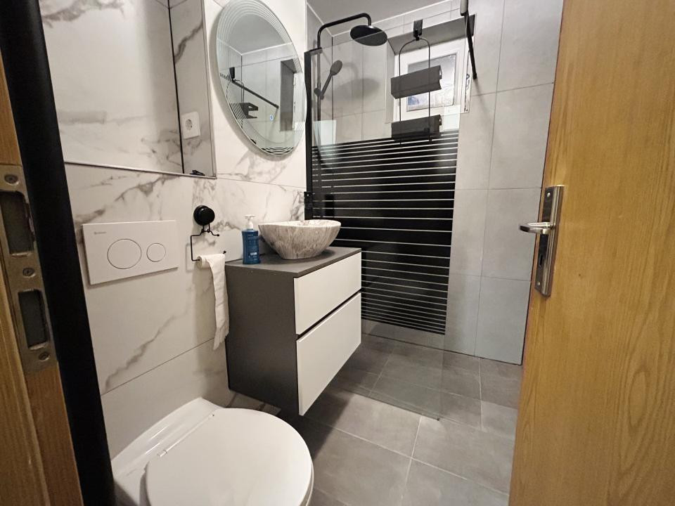 Apartament decomandat 2 camere de inchiriat - zona Rahova