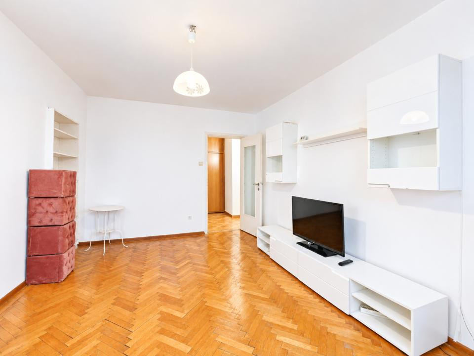 Vânzare apartament cu 3 camere, circular, Alexandru Vlahuță - zona Centrul Civic