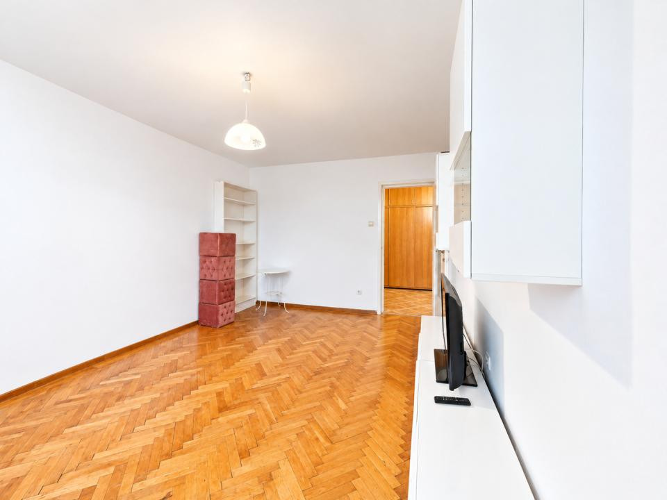 Vânzare apartament cu 3 camere, circular, Alexandru Vlahuță - zona Centrul Civic