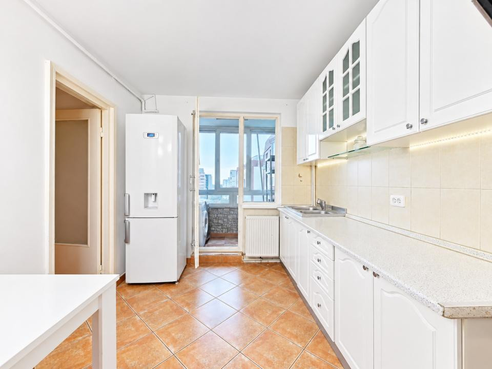 Vânzare apartament cu 3 camere, circular, Alexandru Vlahuță - zona Centrul Civic