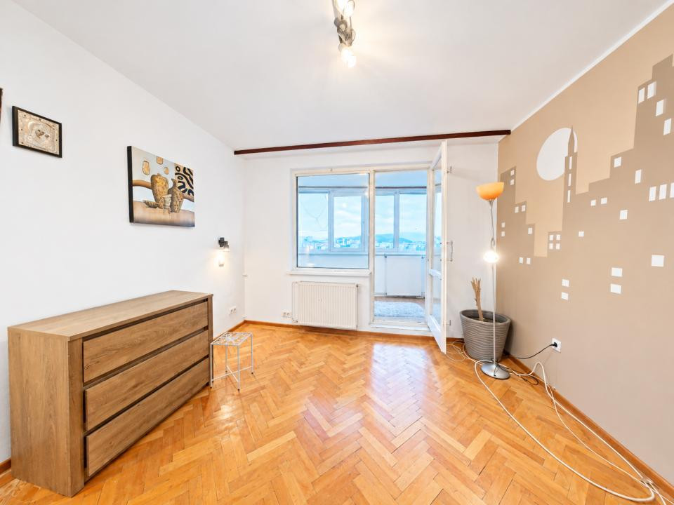 Vânzare apartament cu 3 camere, circular, Alexandru Vlahuță - zona Centrul Civic