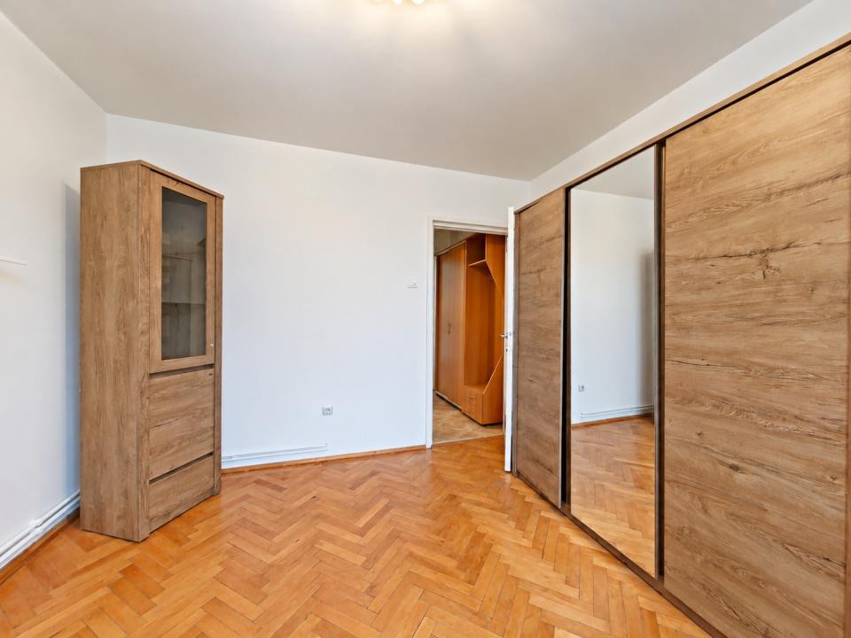 Vânzare apartament cu 3 camere, circular, Alexandru Vlahuță - zona Centrul Civic