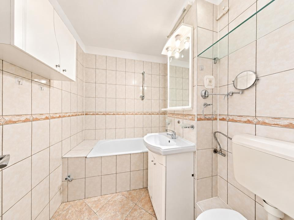 Vânzare apartament cu 3 camere, circular, Alexandru Vlahuță - zona Centrul Civic
