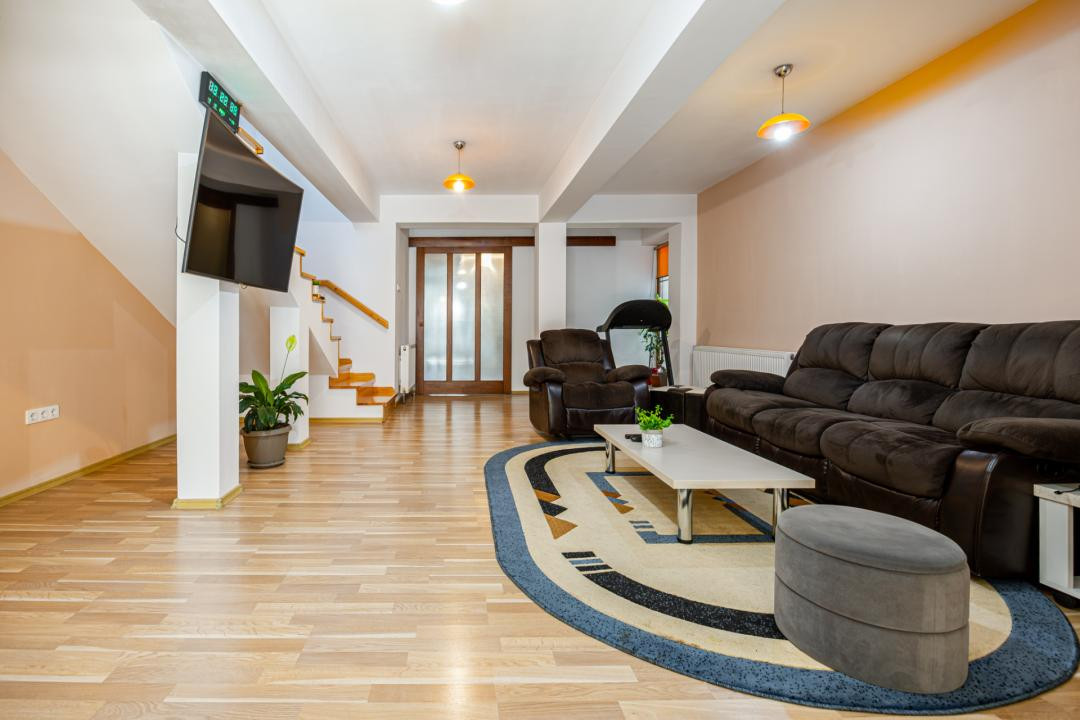 Casa deosebita, singur in curte – 700 mp teren, Sfantu Gheorghe – 0% comision