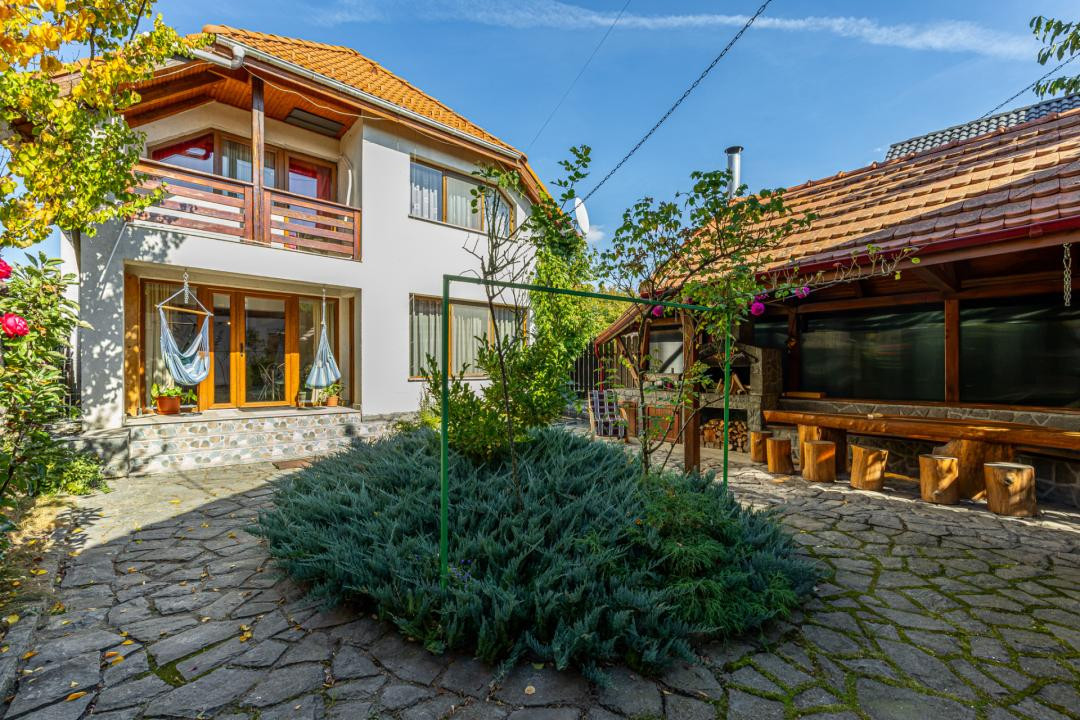 Casa deosebita, singur in curte – 700 mp teren, Sfantu Gheorghe – 0% comision