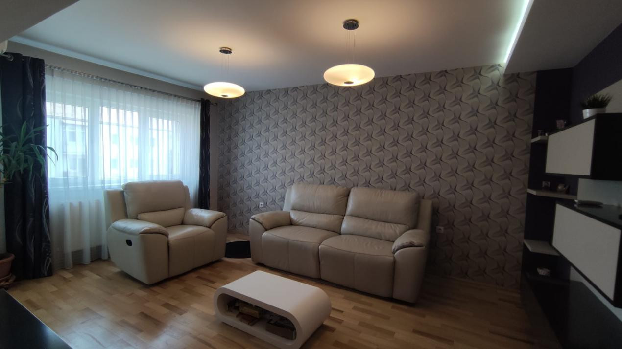 Apartament 3 camere, zona Penny Cireșica – etaj 3, semidecomandat
