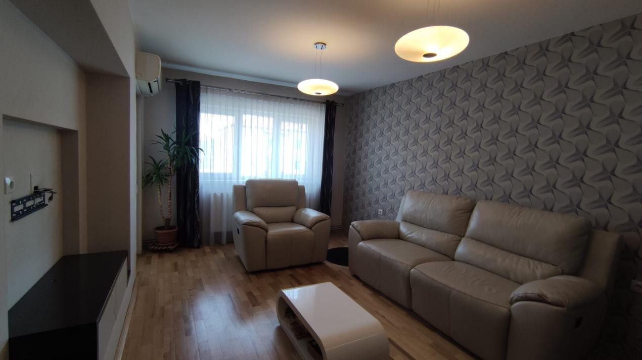 Apartament 3 camere, zona Penny Cireșica – etaj 3, semidecomandat