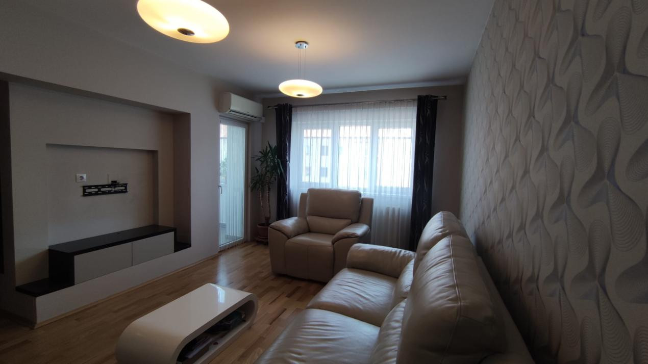 Apartament 3 camere, zona Penny Cireșica – etaj 3, semidecomandat