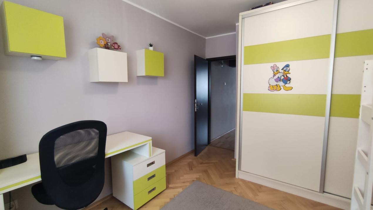 Apartament 3 camere, zona Penny Cireșica – etaj 3, semidecomandat