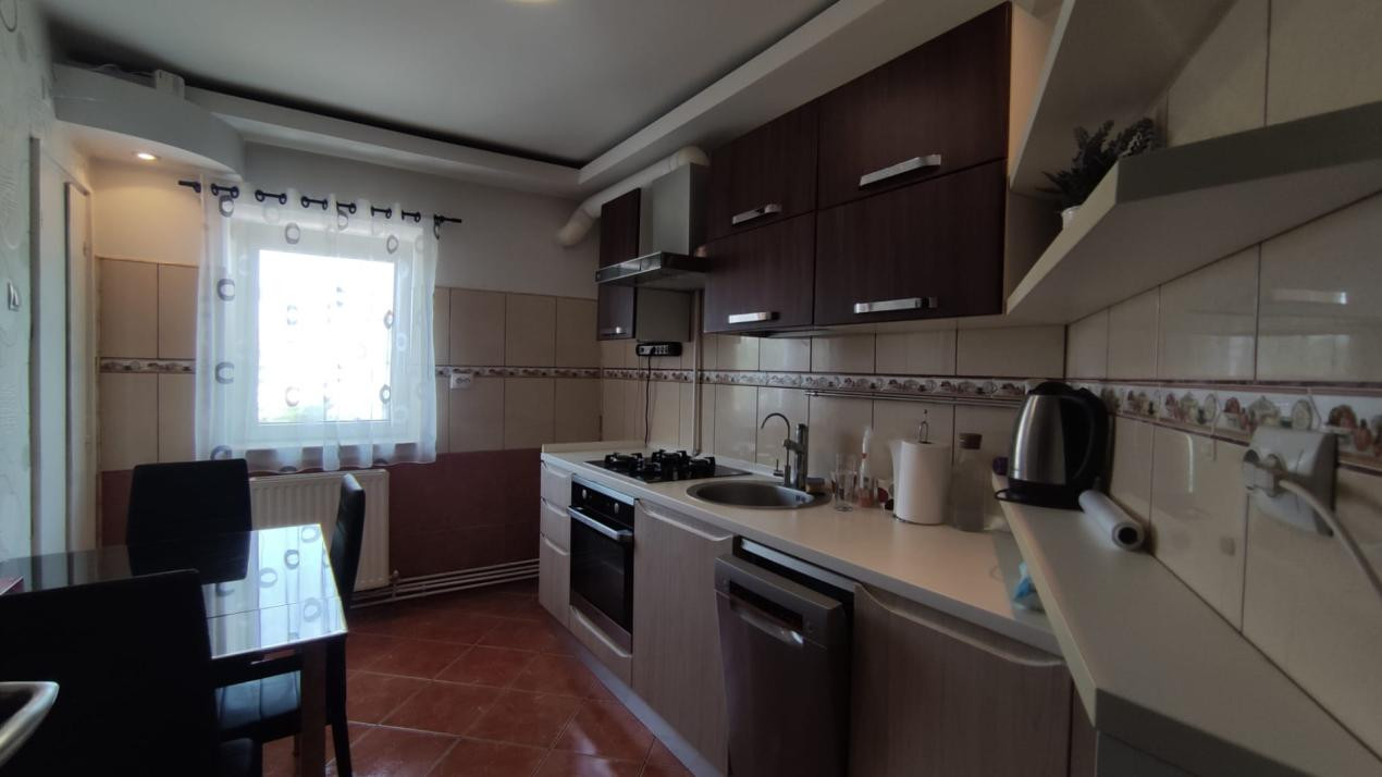 Apartament 3 camere, zona Penny Cireșica – etaj 3, semidecomandat