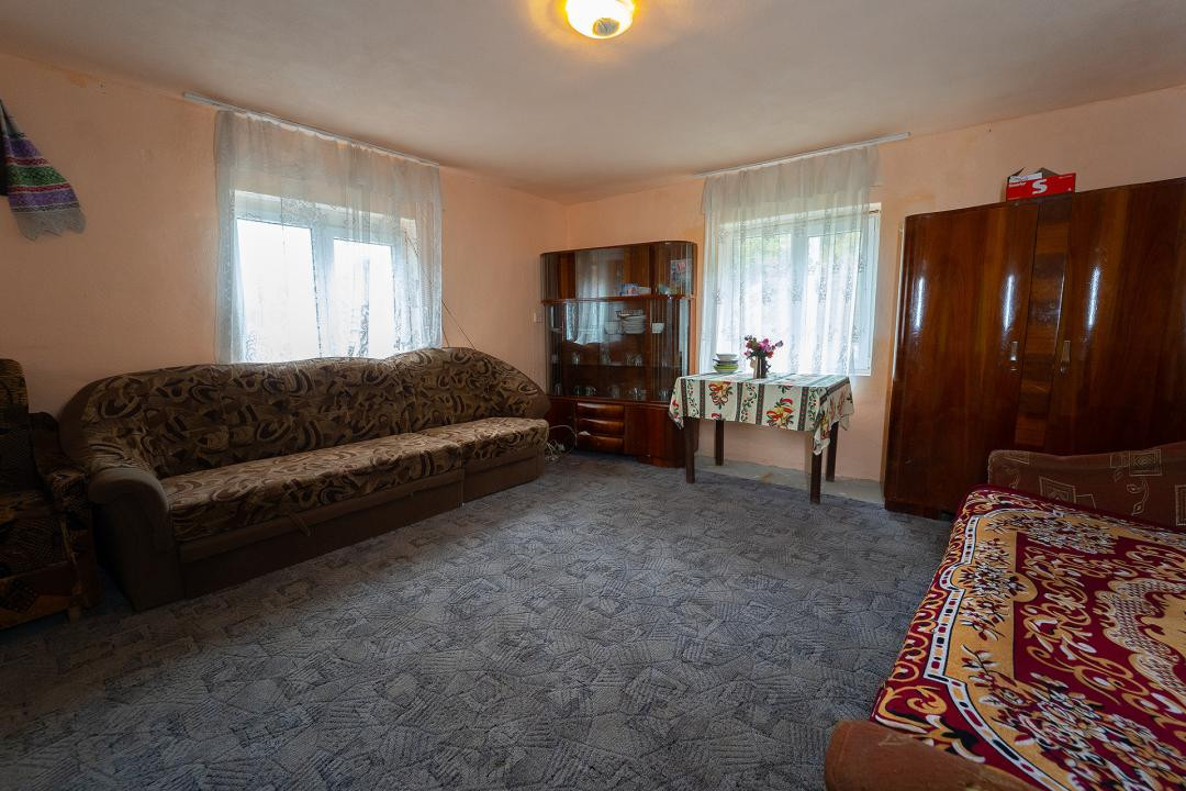 Casă de renovat în Tălmăcel – investiție