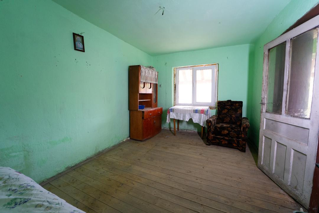 Casă de renovat în Tălmăcel – investiție