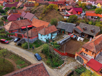 Casă de renovat în Tălmăcel – investiție