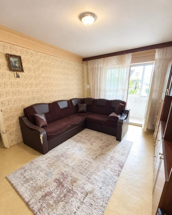Vânzare apartament cu 2 camere, semidecomandat + beci in Astra