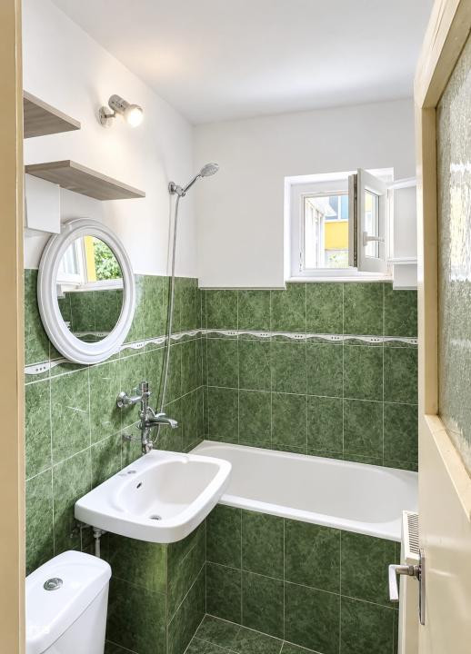 Vânzare apartament cu 2 camere, semidecomandat + beci in Astra