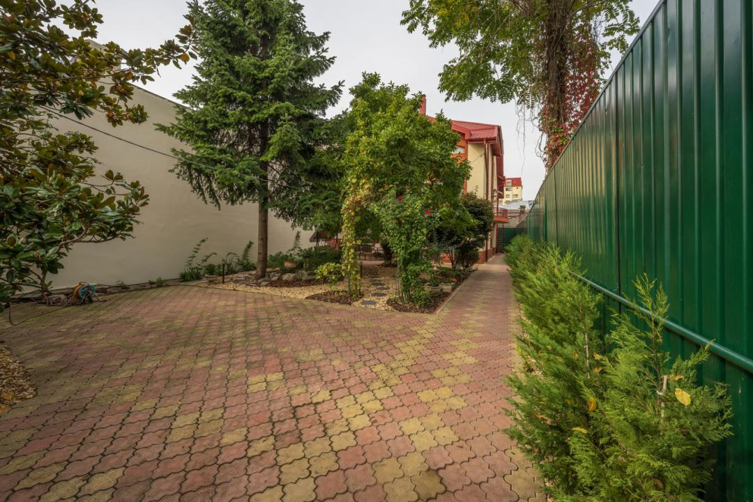 Casă individuală cu grădină, terase și saună