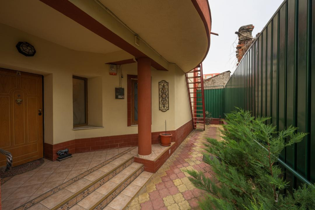 Casă individuală cu grădină, terase și saună