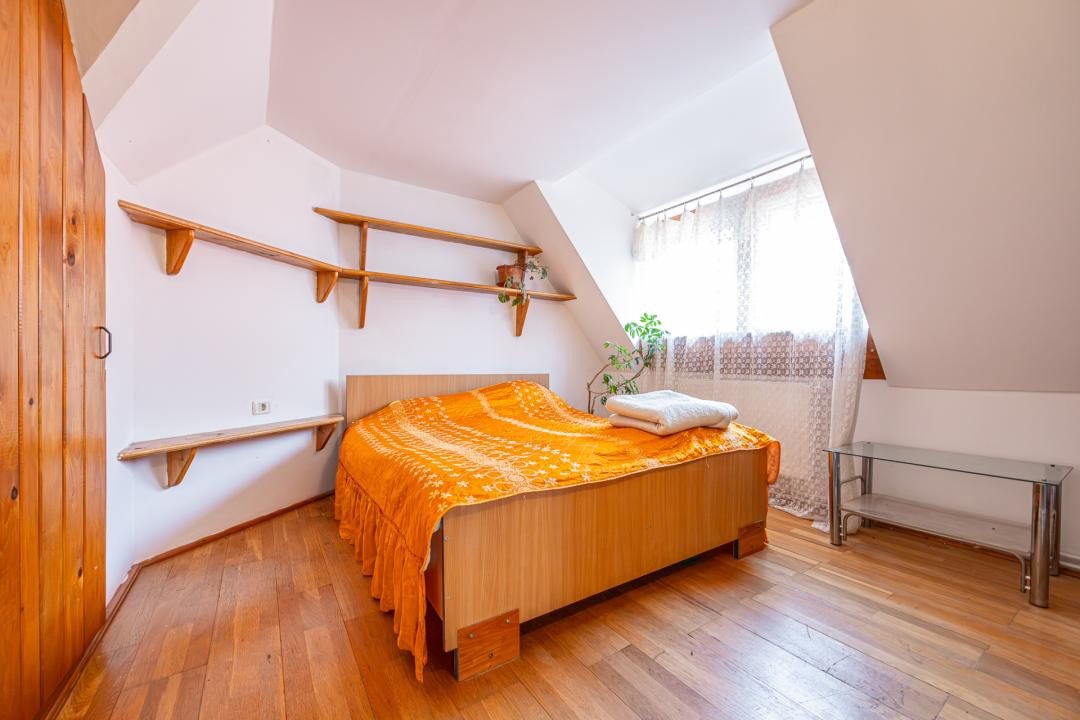 Casă cu teren de 500 mp, zona Noua