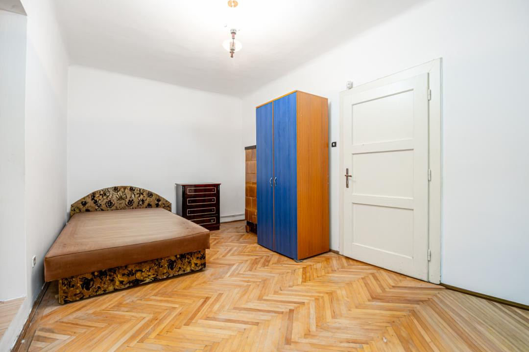 Casă cu teren de 500 mp, zona Noua
