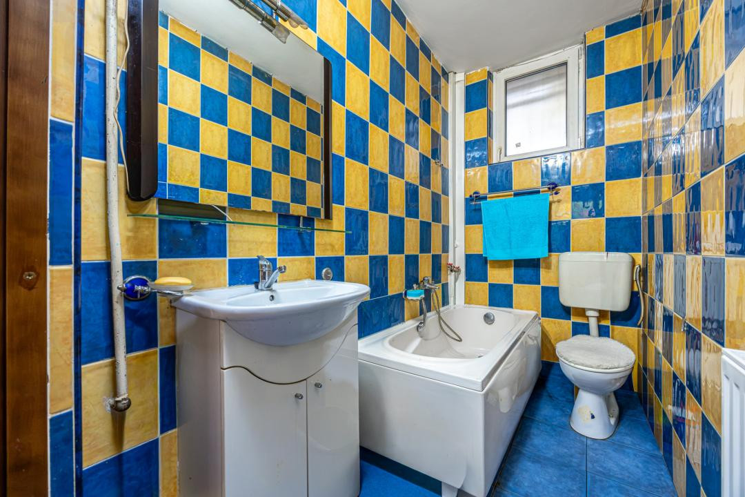 Casă cu teren de 500 mp, zona Noua