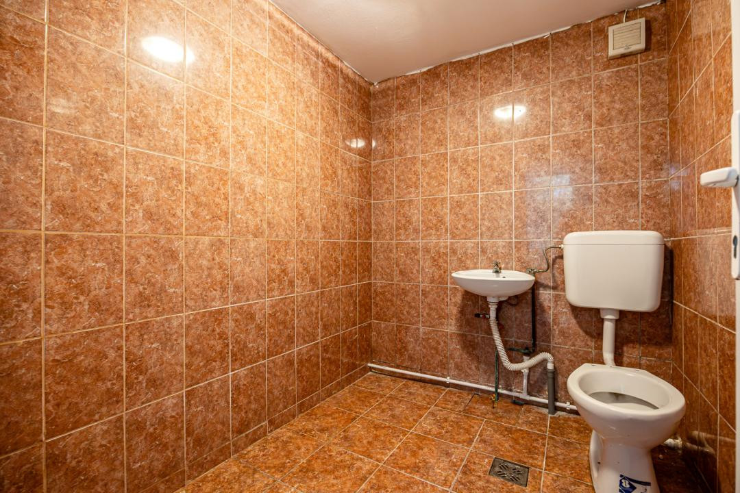 Casă cu teren de 500 mp, zona Noua