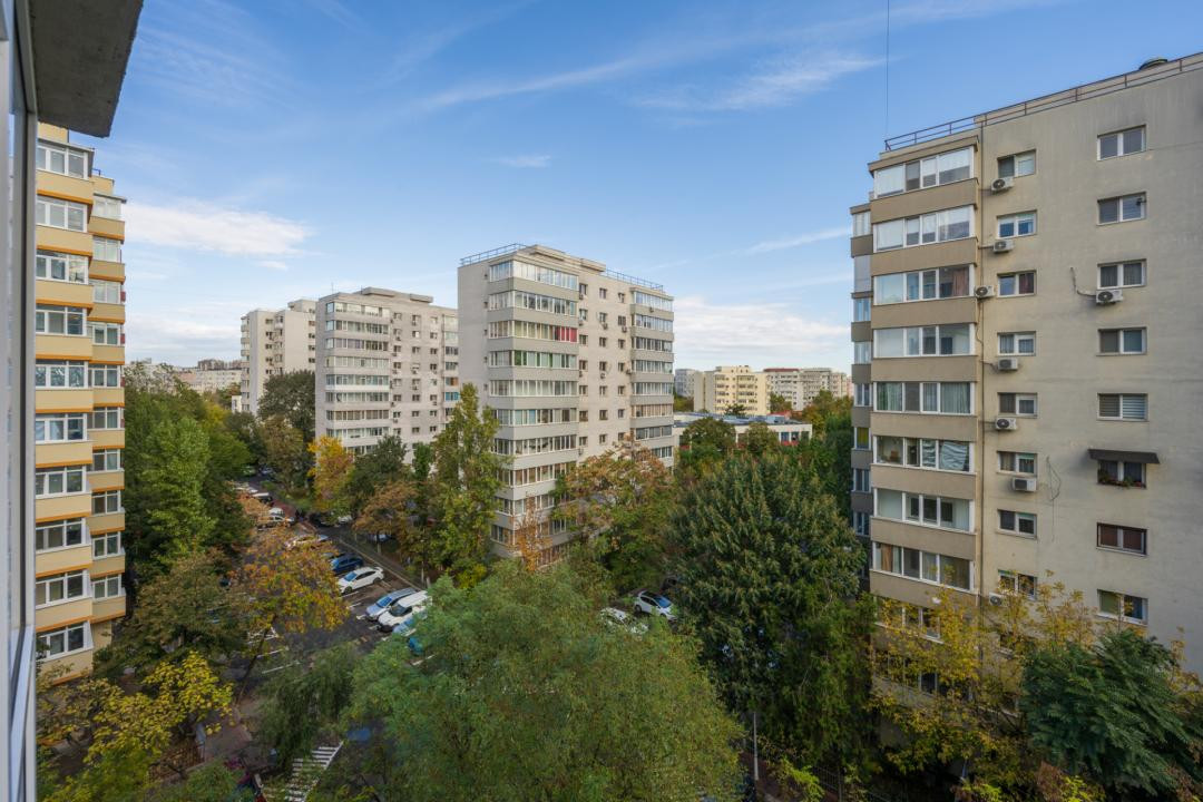 Apartament 2 camere | 1979 | Balcon spatios | Str. Baia Mare 2