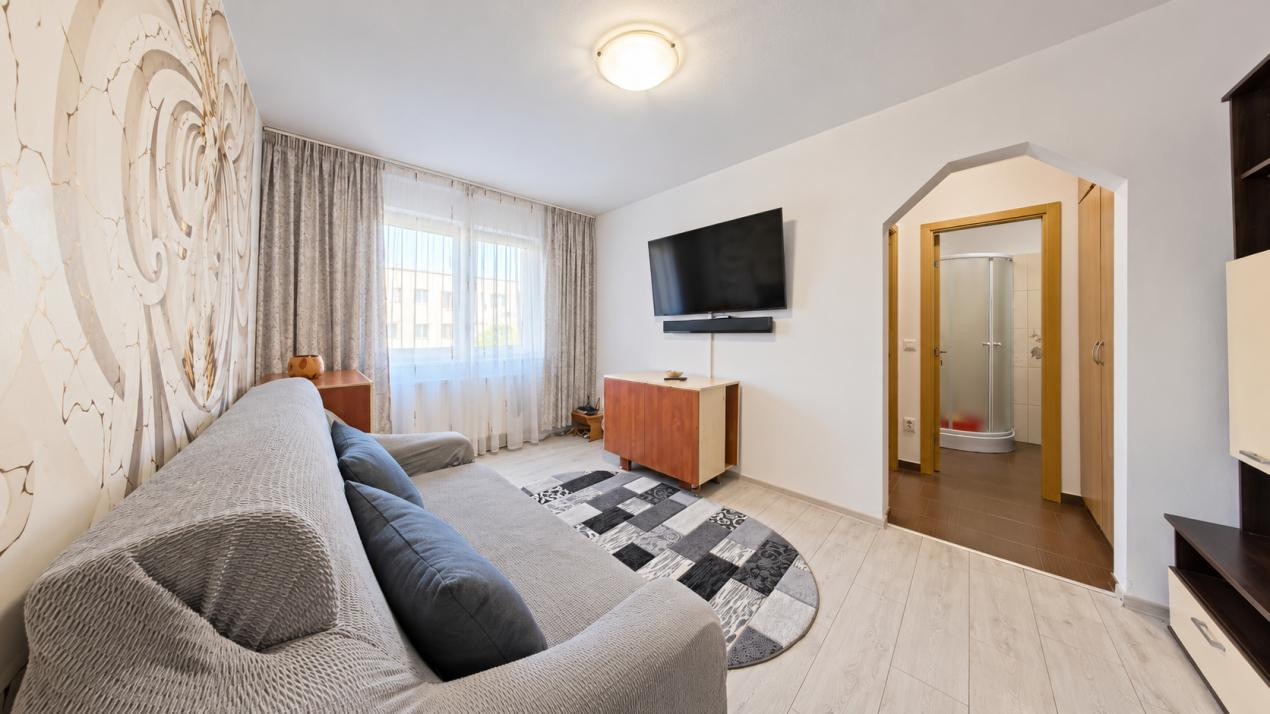 Apartament de închiriat cu 2 camere și loc de parcare propriu – Brașov