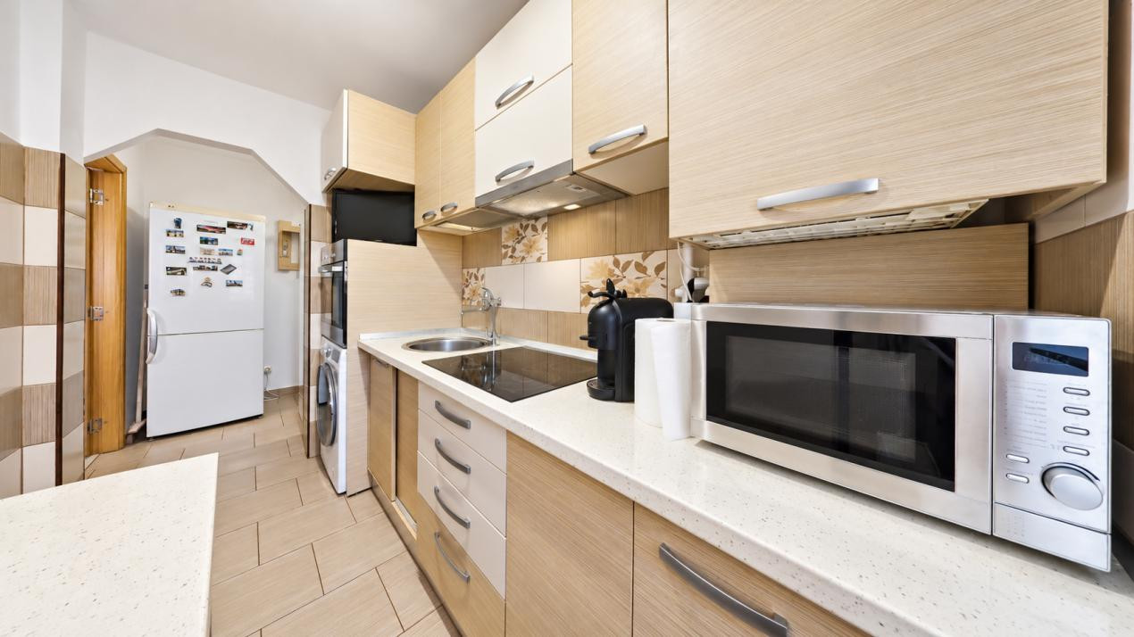 Apartament de închiriat cu 2 camere și loc de parcare propriu – Brașov