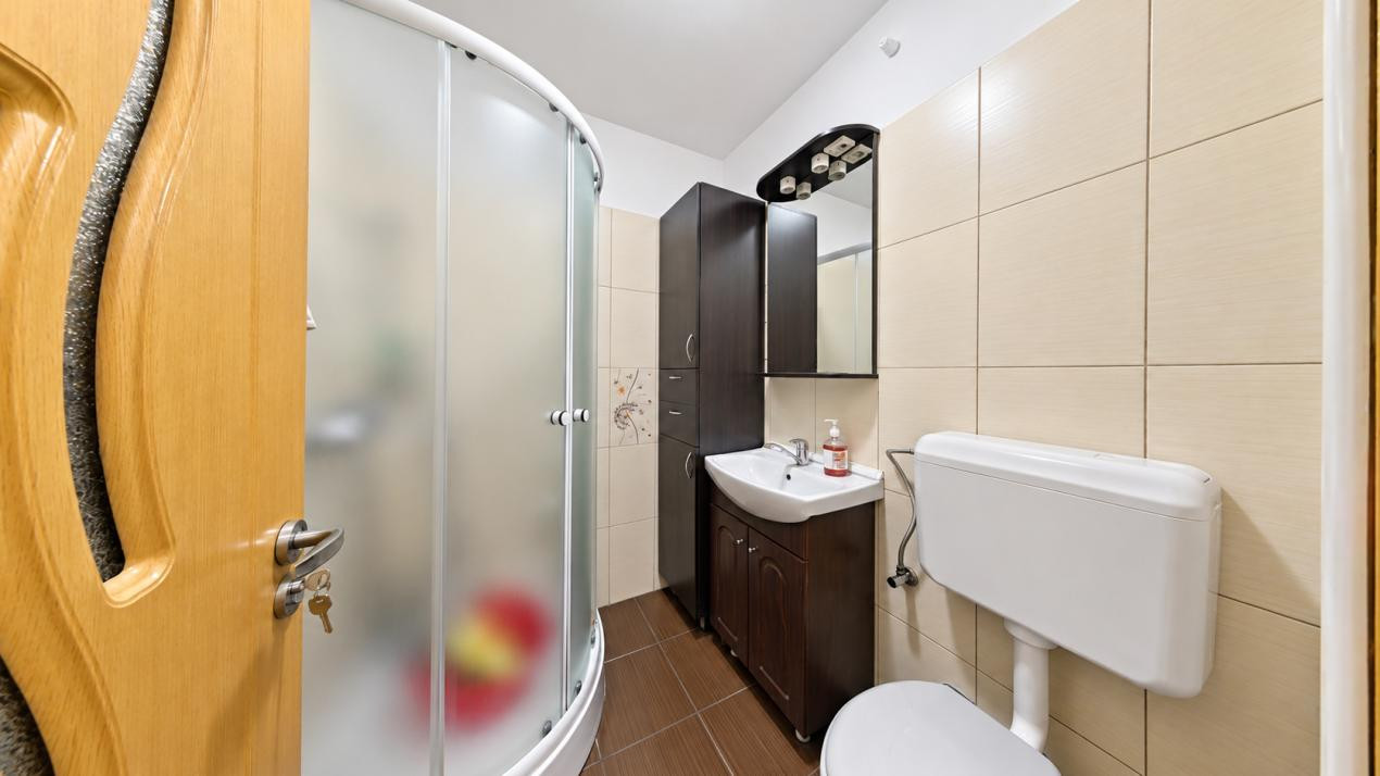 Apartament de închiriat cu 2 camere și loc de parcare propriu – Brașov