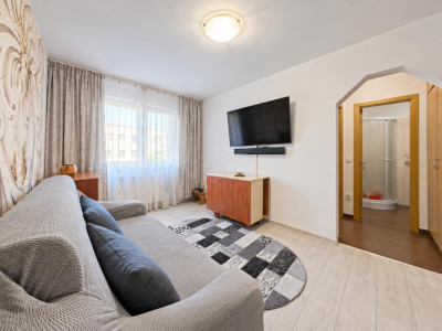 Apartament de închiriat cu 2 camere și loc de parcare propriu – Brașov