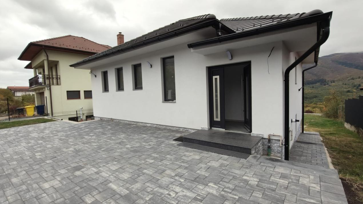 Casa individuala cu priveliste spre munte