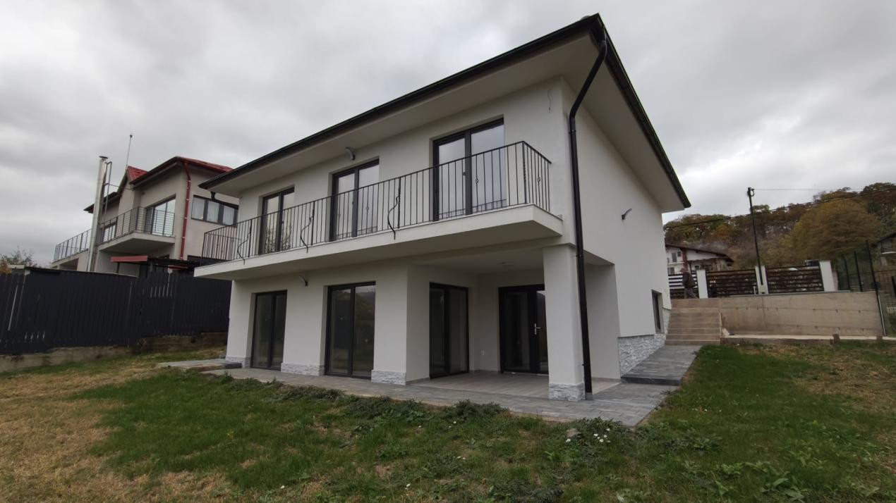 Casa individuala cu priveliste spre munte